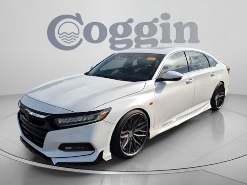 Used 2019 Honda Accord Touring image 1
