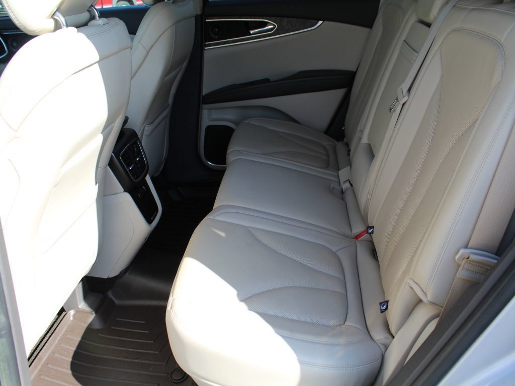 Used 2019 Lincoln Nautilus Reserve FWD image 30