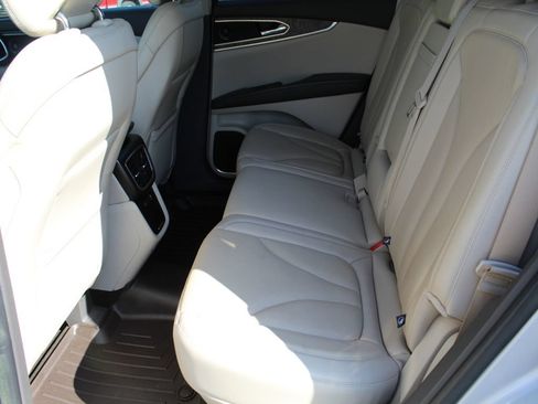 Used 2019 Lincoln Nautilus Reserve FWD image 30