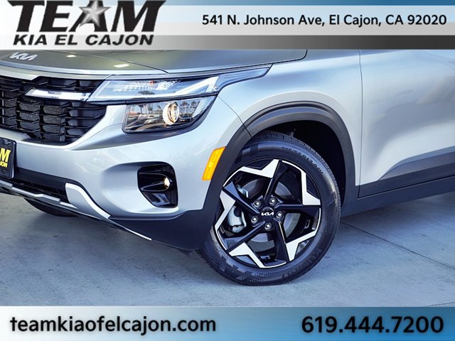 Certified 2024 Kia Seltos EX FWD image 3