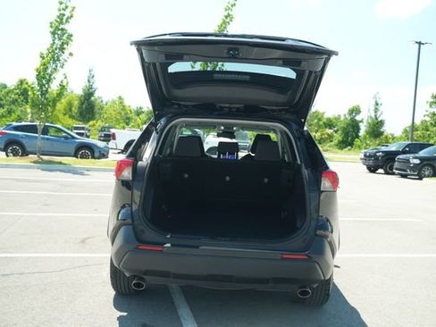Used 2024 Toyota RAV4 XLE FWD image 17