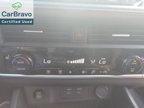 Used 2025 Nissan Rogue SV AWD/4WD image 23