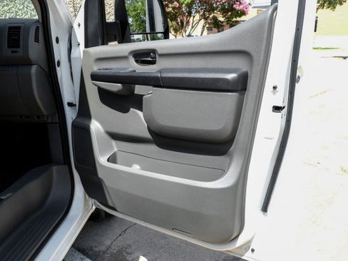 Used 2021 Nissan NV 2500 S RWD image 34