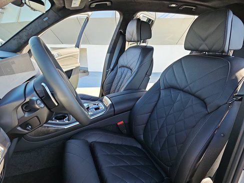 New 2026 BMW X7 xDrive40i w/ Executive Package image 17
