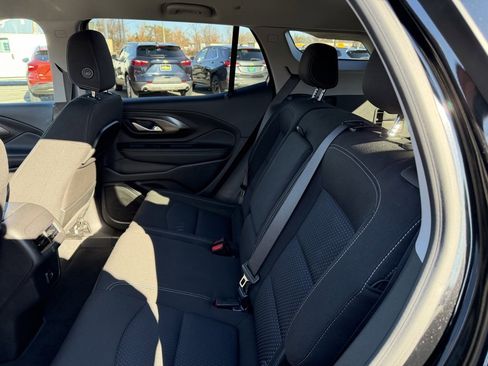Used 2024 GMC Terrain SLE w/ Driver Convenience Package image 6