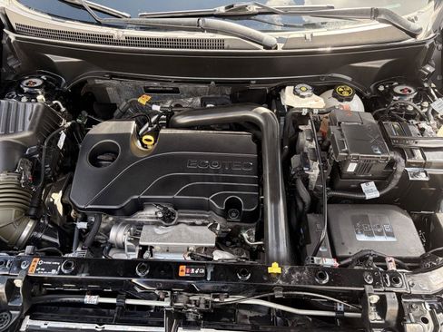Used 2024 Chevrolet Equinox LT w/ LPO, Floor Liner Package FWD image 10