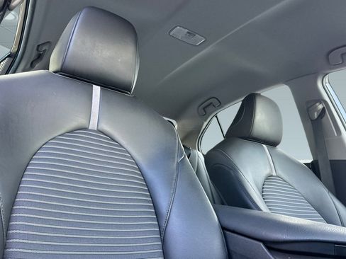 Used 2021 Toyota Camry SE image 31