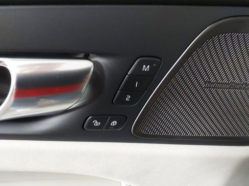 New 2026 Volvo XC60 B5 Ultra w/ Climate Package image 18