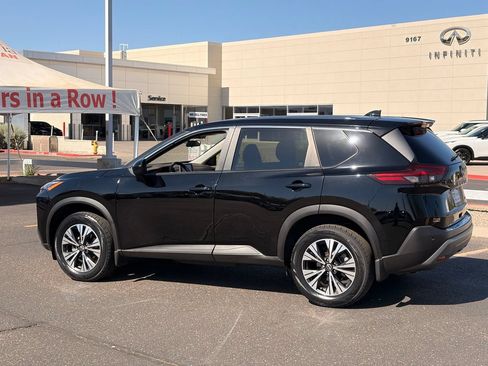 Certified 2023 Nissan Rogue SV FWD image 4