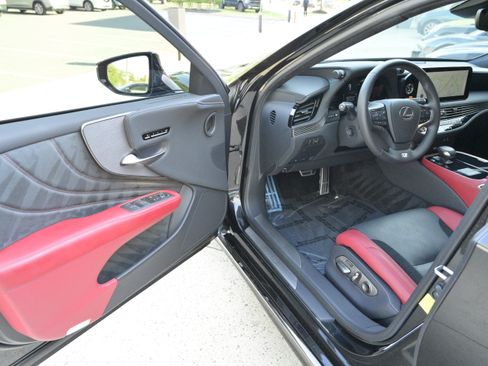Used 2024 Lexus LS 500 F Sport image 15