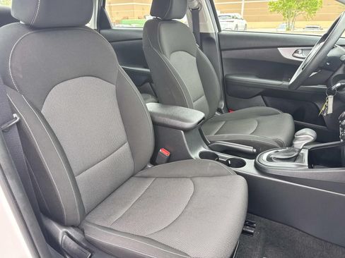 Used 2024 Kia Forte LXS FWD image 11