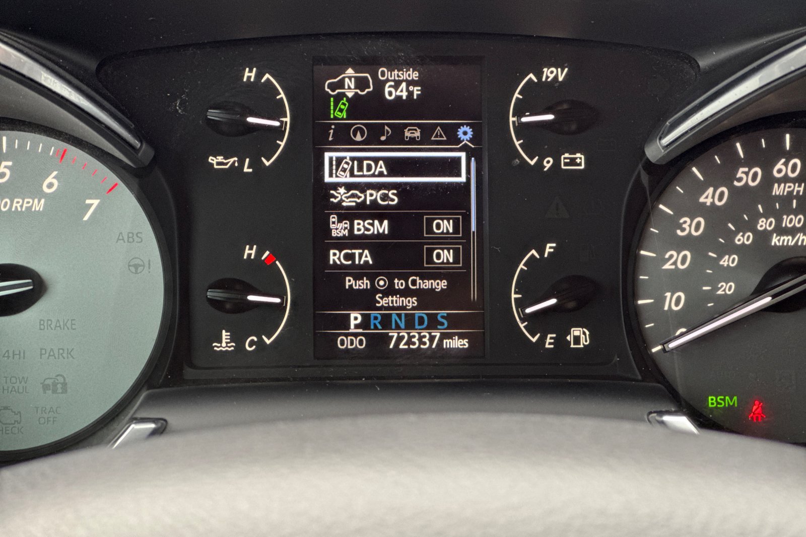 Used 2022 Toyota Sequoia Platinum AWD/4WD image 32