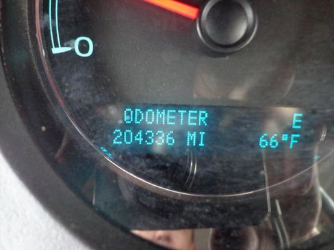 Used 2011 GMC Sierra 3500 SLT w/ SLT Convenience Package image 12