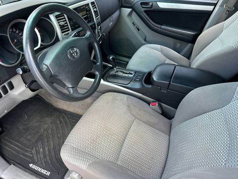 Used 2006 Toyota 4Runner SR5 AWD/4WD image 9