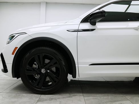 Used 2024 Volkswagen Tiguan SE R-Line image 10