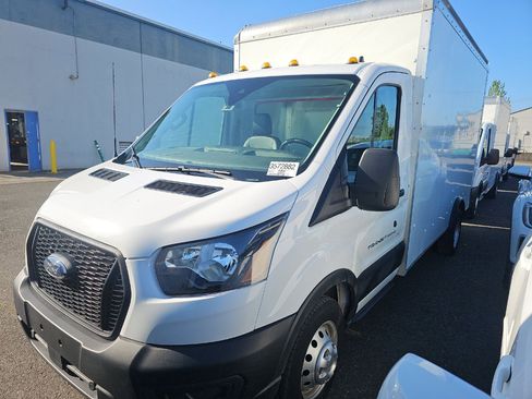 Used 2023 Ford Transit 350 DRW RWD image 3