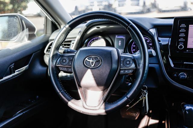 Used 2022 Toyota Camry SE FWD image 14