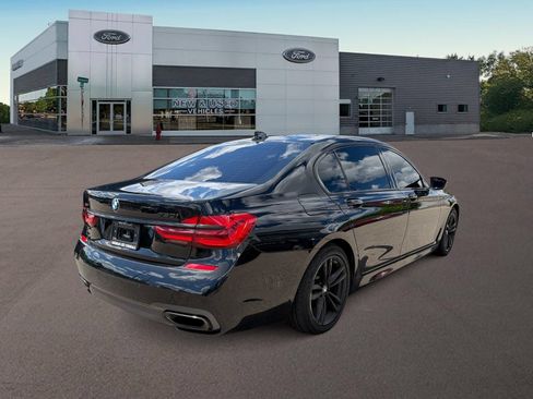 Used 2019 BMW 750i xDrive AWD/4WD image 9