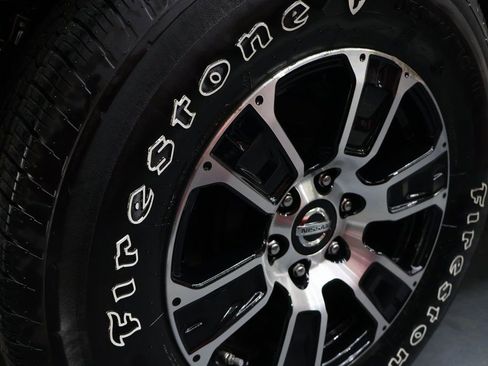 Used 2022 Nissan Titan SV image 29