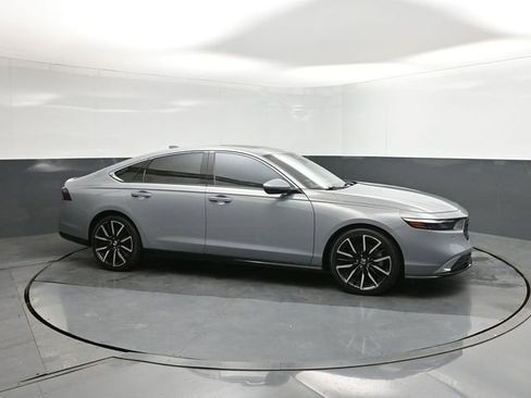Used 2024 Honda Accord Touring image 17