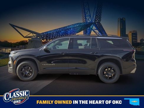 Used 2024 Chevrolet Traverse LT image 4