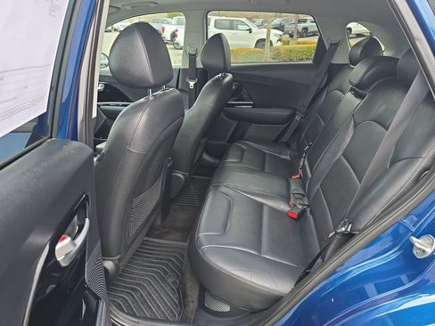 Used 2017 Kia Niro Touring image 31