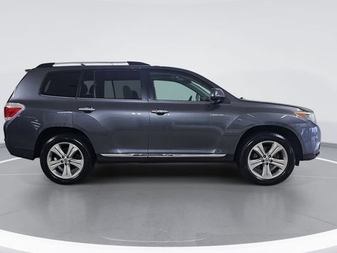 Used 2013 Toyota Highlander Limited AWD/4WD image 2