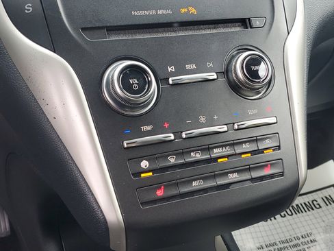 Used 2018 Lincoln MKC Premiere image 25