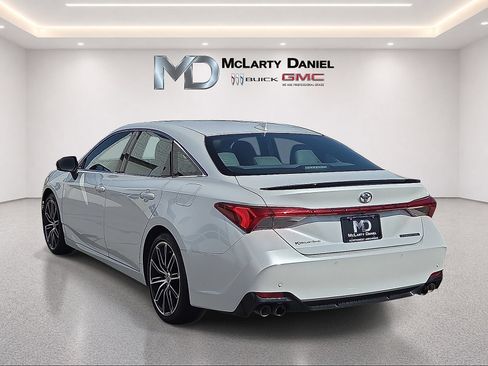 Used 2019 Toyota Avalon Touring w/ Advanced Safety Package FWD image 13