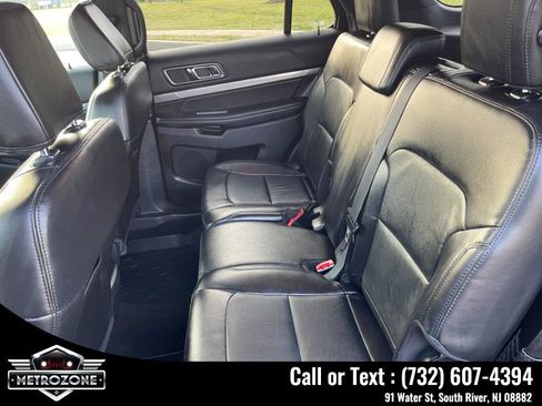Used 2018 Ford Explorer XLT w/ Equipment Group 202A image 14
