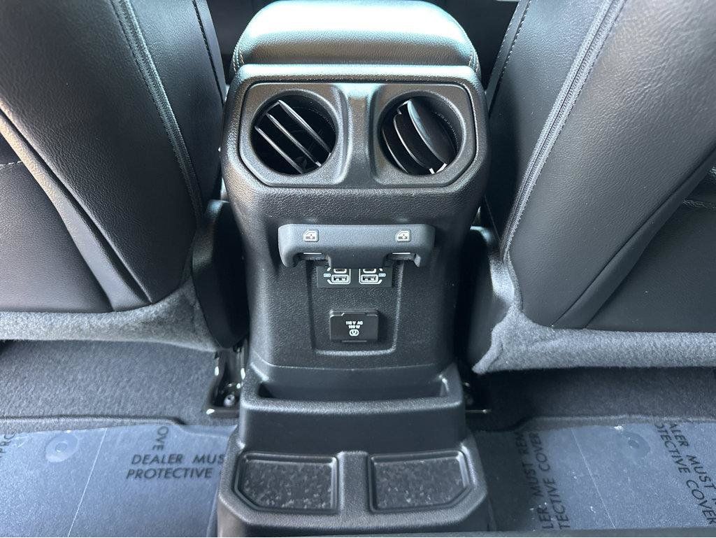 Used 2021 Jeep Wrangler Unlimited Sahara AWD/4WD image 17