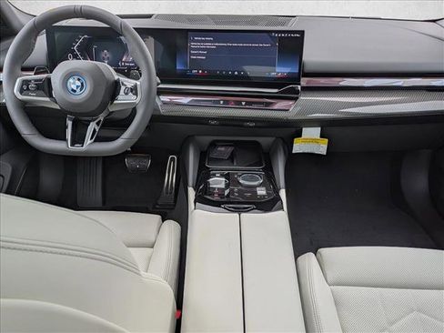 New 2027 BMW 550e xDrive AWD/4WD image 16