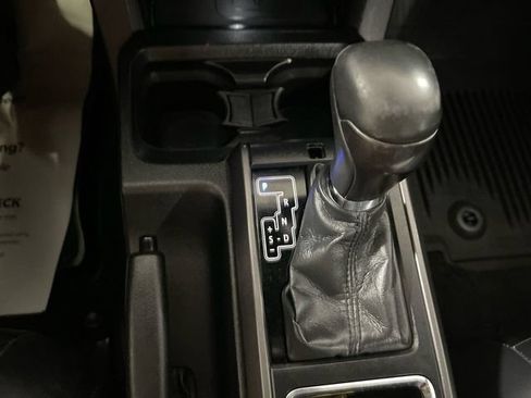 Used 2019 Toyota Tacoma TRD Off-Road AWD/4WD image 20
