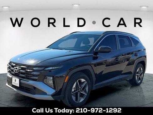 Certified 2025 Hyundai Tucson SEL FWD image 3