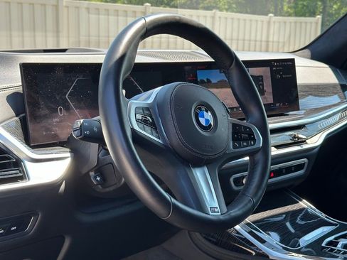 Certified 2024 BMW X7 xDrive40i w/ M Sport Package AWD/4WD image 16