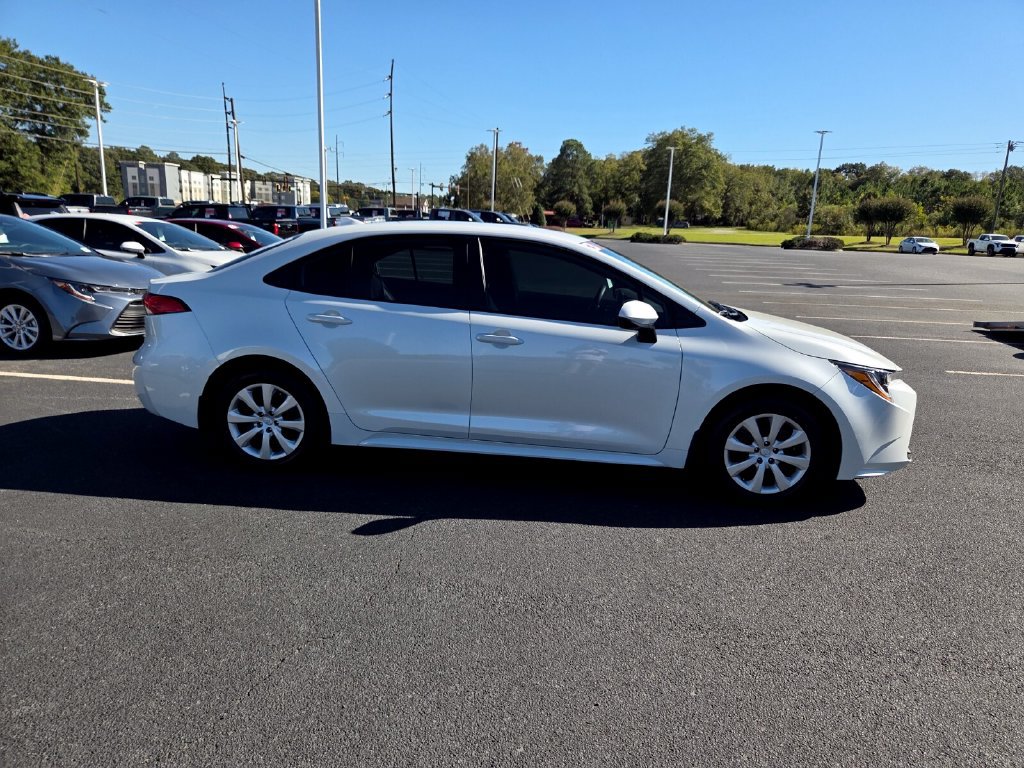 New 2027 Toyota Corolla LE FWD image 14