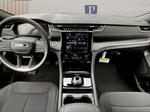 New 2026 Jeep Grand Cherokee Laredo AWD/4WD image 10