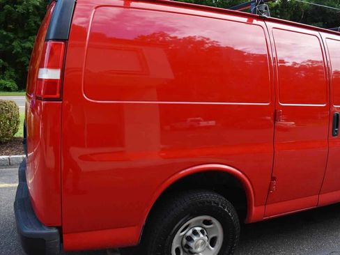 Used 2020 Chevrolet Express 2500 RWD image 67