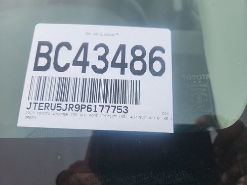 Used 2023 Toyota 4Runner TRD Off-Road Premium w/ Off Road Premium Plus Package image 4