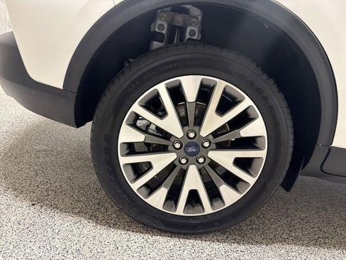 Used 2022 Ford Escape Titanium image 18