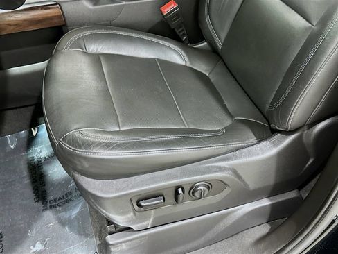 Used 2020 GMC Sierra 1500 SLT RWD image 19