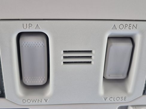 Used 2016 Subaru Outback 2.5i Limited AWD/4WD image 25