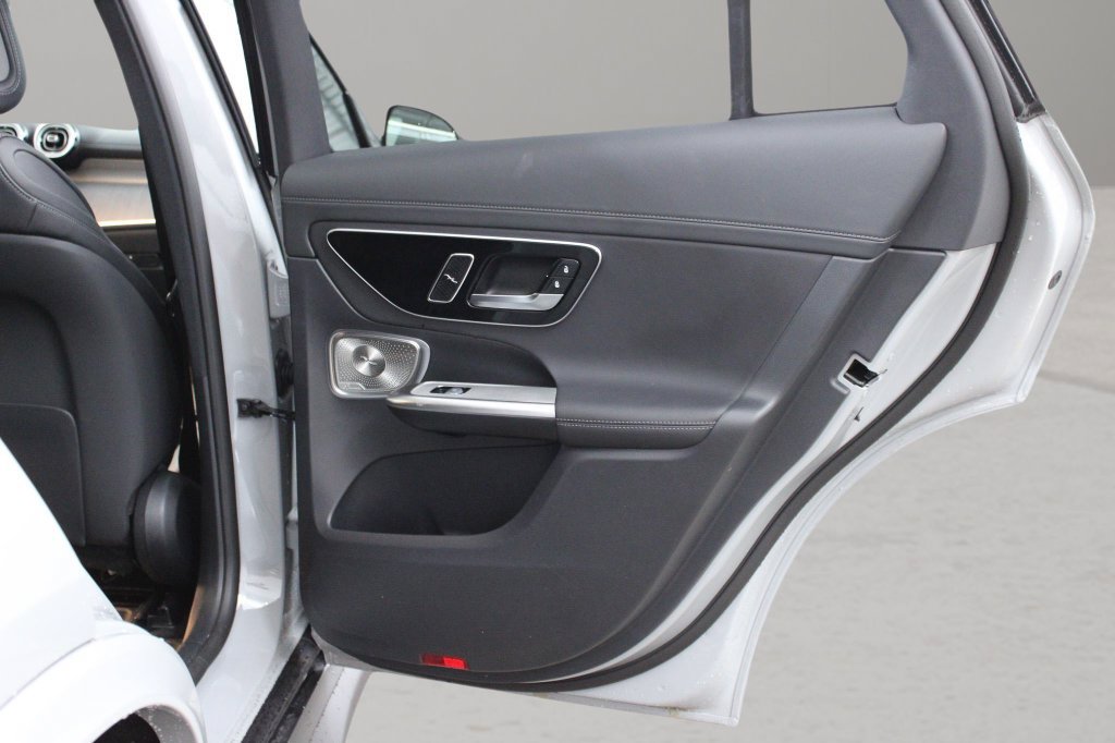 Used 2026 Mercedes-Benz GLC 300 4MATIC image 29