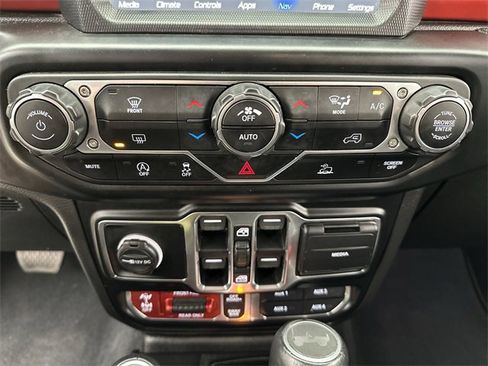 Used 2022 Jeep Wrangler Unlimited Rubicon w/ Xtreme Recon 35" Tire Package image 19