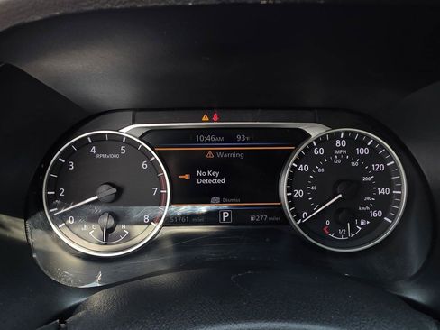 Used 2025 Nissan Sentra SV FWD image 12