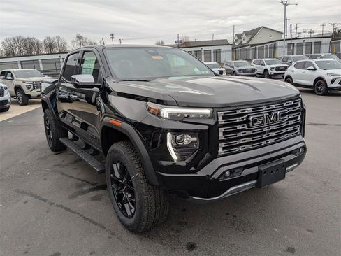 New 2026 GMC Canyon Denali w/ LPO, Denali Black Edition image 3