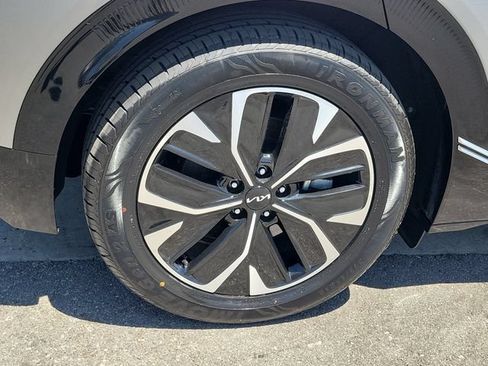 Used 2022 Kia EV6 Wind RWD image 26