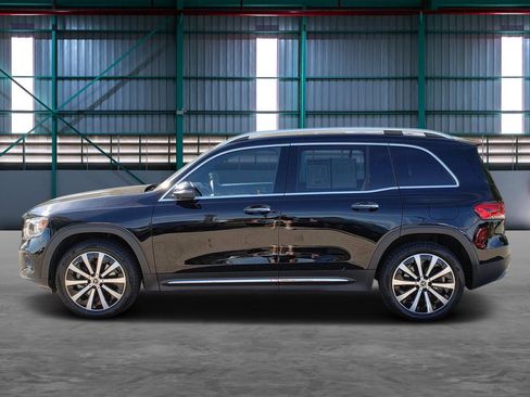 Used 2023 Mercedes-Benz GLB 250 4MATIC image 2