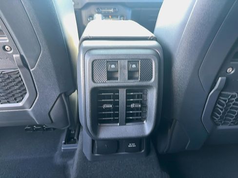 New 2025 Ford Bronco Badlands w/ Sasquatch Package image 13