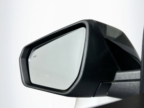 Used 2023 Chevrolet Equinox LS w/ LS Convenience Package image 16